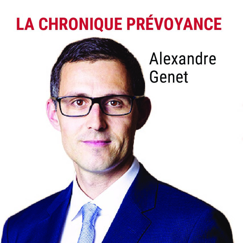 Man in suit with glasses, La Chronique Prévoyance